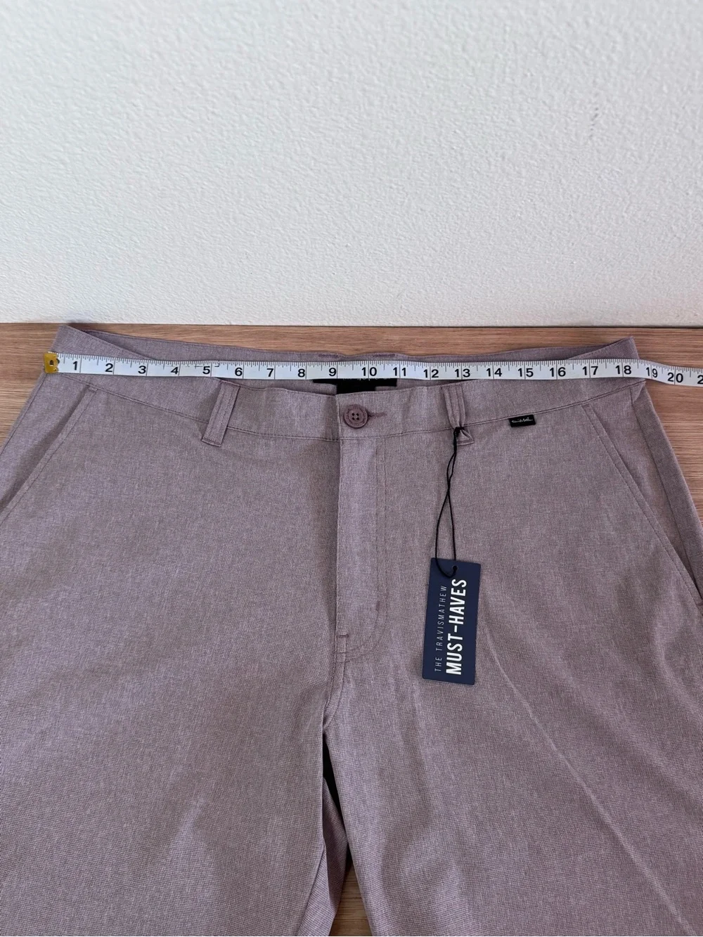 Travis Mathew Beck Shorts Mens 36 x 10” Inseam
